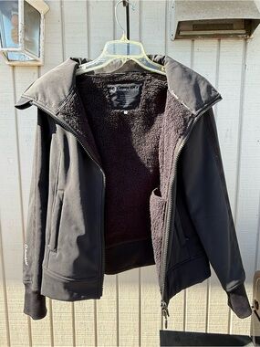 Women’s Samshield Black Fleece-Lined Softshell Jacket Medium